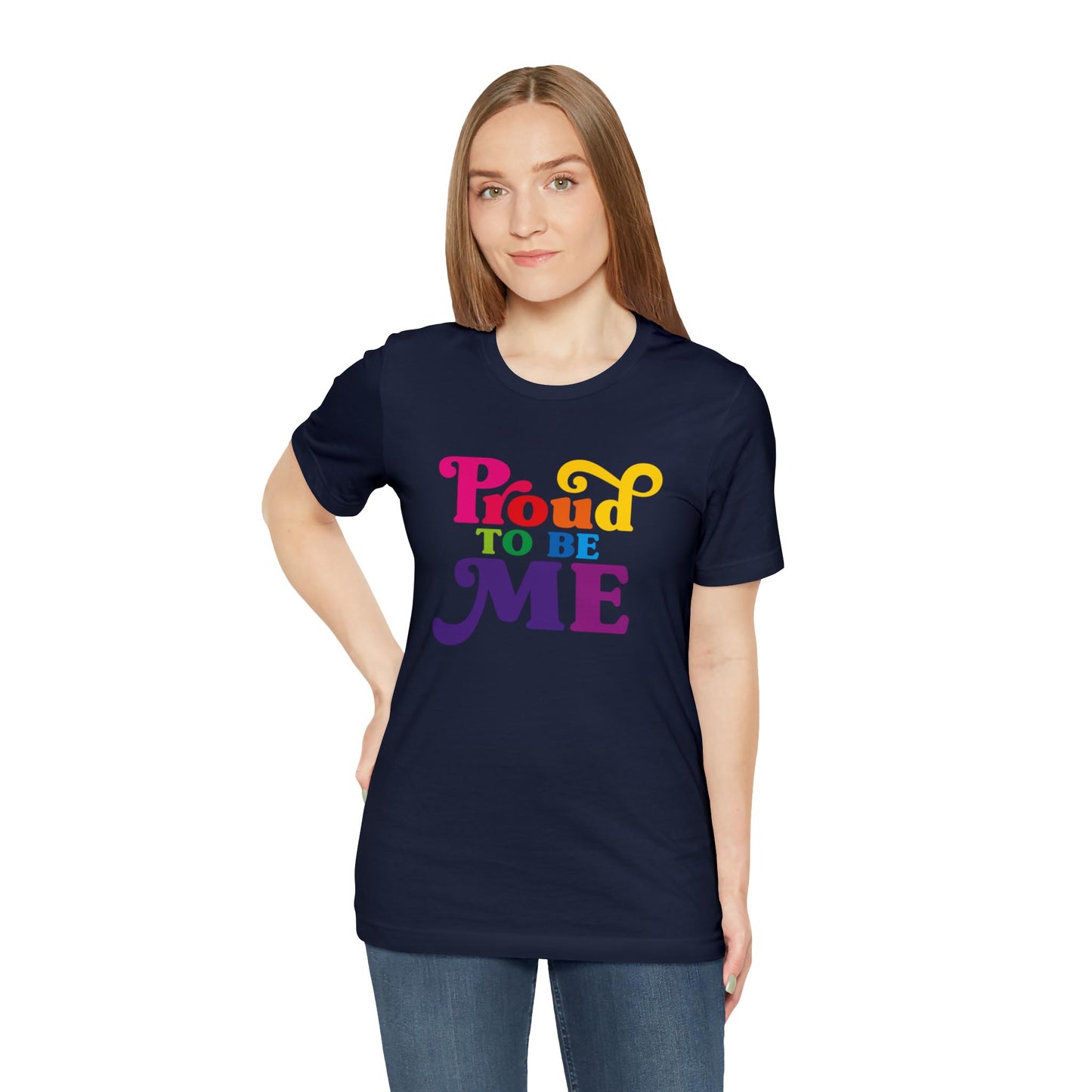 Navy t-shirt for women who are proud of themselves! This funny meme ‘ PROUD TO BE ME’ is written at the front of the shirt and will definitely draw some attention to you as the colors are popping of the shirt!