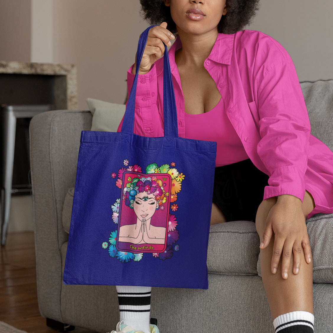 this blue cotton tote bag has "The Weirdo" Tarot card printed at the front of the shopping bag. If you are into tarot cards or spirituality and don't wanna buy plastic bags, this tote bag is a must have for you!
