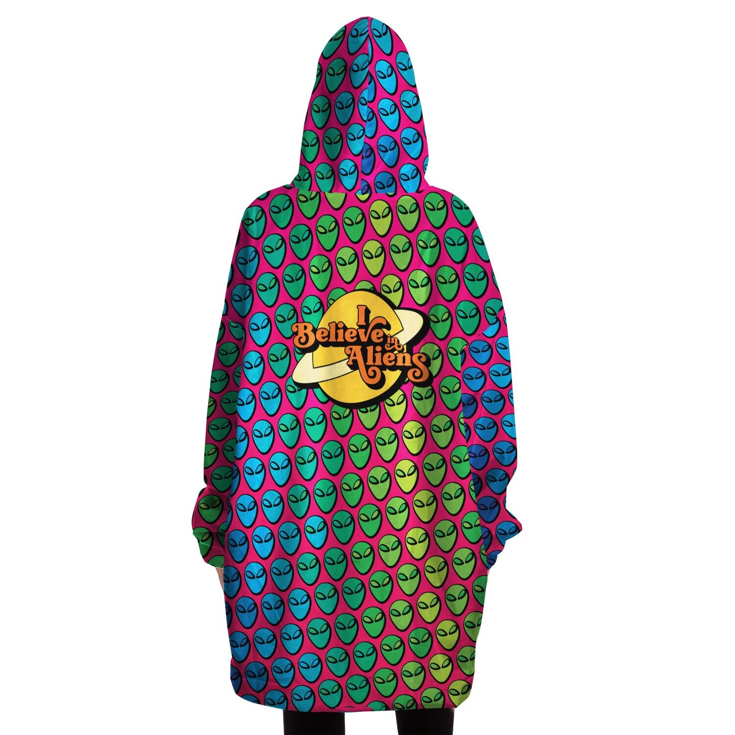 #WEIRDO | This snuggy is like a fleece blanket with sleeves. This snug hoodie will keep you nice and warm during the colder days. It has an Alien pattern all over the snuggy and the ‘I believe in Aliens’ logo at the front and back of the snuggy.