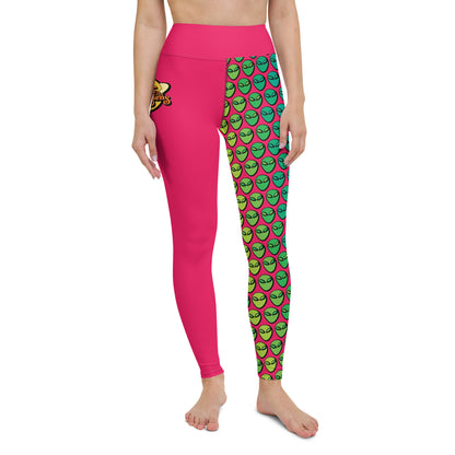 #WEIRDO | Pink legging for yoga or other weird shit with Alien heads on one leg and the fun meme 'I believe in Aliens' on the other leg.